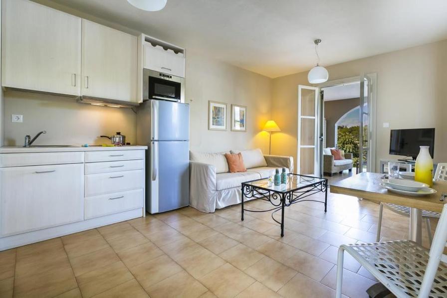 Windward @ Fiscardo Waterfront Apartment